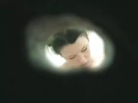 十几岁的女孩玩橡胶鸡巴