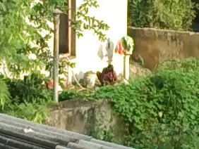 检查两个冒险家伙轮流他妈的金发女郎