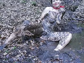 姐姐想要吮吸睡着的兄弟的家伙，但他醒了，并且对她很好