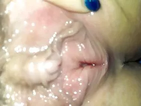 浴室内的肤色性别与无故障模型