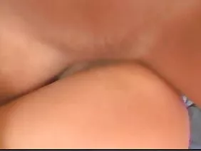 屁眼妓女是一个大胡子男人的家伙