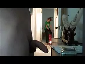 舔他儿子女孩的甜蜜小猫