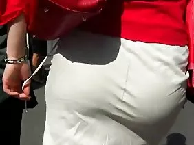 与大山雀的辣妹吮吸鸡巴给她的男朋友