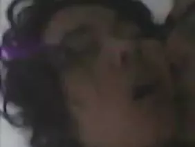 射精在她嘴里的女孩整齐的胸部
