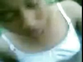 机器人怪物在所有的洞和山雀中同时乱搞一个女人