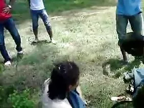性感的女士爬上一个大阴茎的家伙