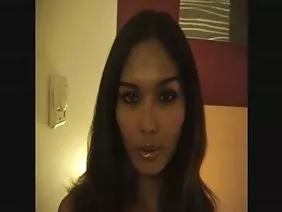 温柔的鸡被强奸在桌子上，完成了她的腿