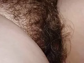 光BDSM两个男人与一个黑发