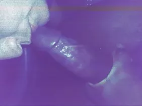 与匙子的热的深色的自慰的猫