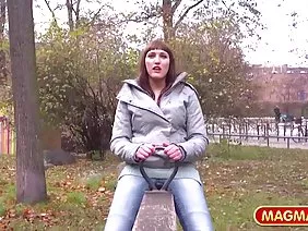 与一位前女友的床的Restive人乐趣