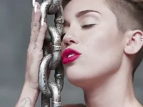 美丽的金发杜比自己录制她的私人