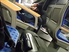 我没有脱掉她的内裤就拉了女朋友的屁股