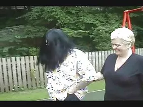 兄弟在父母的床上干了他的妹妹