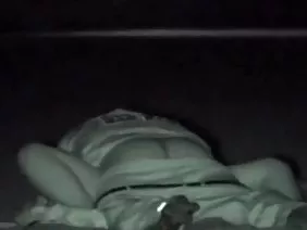 一位年轻的按摩师引起了客户的兴趣，成了神圣的太监