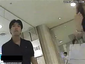 园丁在袜子里操了一个漂亮的女孩