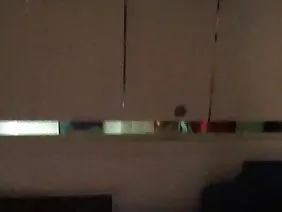 长袜的魔鬼驱使阴部的假阳具
