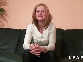 性交两个女朋友他妈的人群
