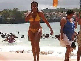 年轻的婊子以性的形式给自己