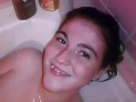 一个人睡着两个热辣的美女