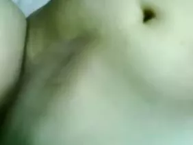 一个人和两个漂亮的小鸡性爱视频