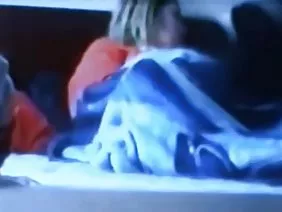 疯狂地美丽的癌症站立大声地呻吟