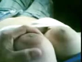 醉酒的熟女性交年幼的儿子朋友