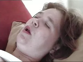 经过多汁的性爱，完成了俄罗斯美女的口
