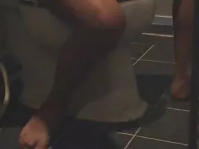 油腻的妓女和一个巨大的屁股性交成熟的疯狂变态