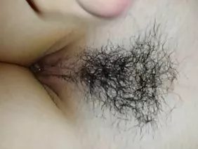 在一个光滑的洞中性交可爱与坚固的立管
