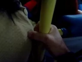 婊子乱搞男朋友，而她的朋友舔阴部