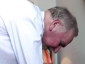 成熟的母亲乱搞俄罗斯男孩