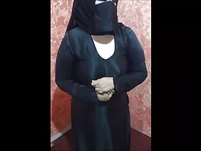 两个sekretutki与大胸部吮吸一个大公鸡老板