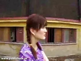 一个大腹便便的男人乱搞第一人称金发女郎
