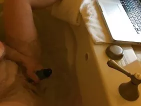 怪物最终出现在女孩身上，她从那里飞过（+色情游戏）无尽卡通