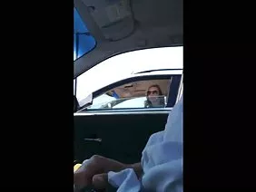 秃头的家伙粗鲁他妈的他的邻居