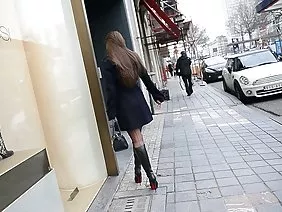性感的亚洲人屈服于紧张的团体性交