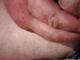 18岁的俄罗斯姑娘把自己交给了兄弟的朋友