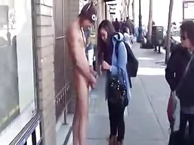 亚洲女孩用大瓜唤醒有口交的一个人