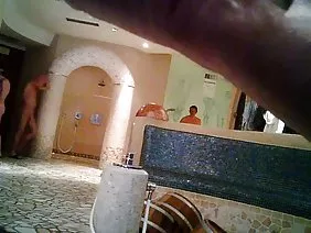 迷人的金发女郎在性感内衣猛拉她的Sekel
