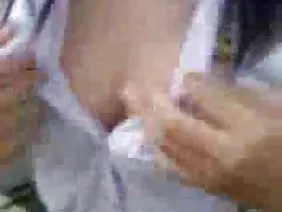 美丽的金发女郎爱抚大鸡巴男友猫