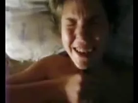 美丽的女孩性交在她的猫和驴子