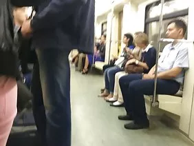 那家伙在所有洞里都搞了一个兴奋的小鸡