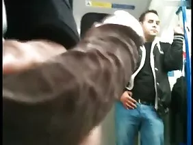 多汁的黑发与一个男人开始三人组