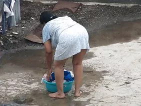兄弟为了性而传播他的妹妹并且操她