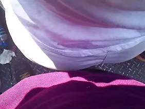 怀孕的shaloputa在阴茎上移动身体