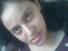 那家伙在桌子上操了两个美女