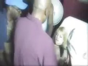 美丽的俄罗斯金发女郎抢他妈的和暨在屁股上