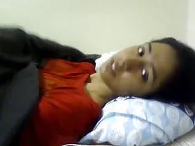 美女在她的嘴里带着男朋友的大鸡巴