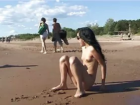 金发女孩同意与她的丈夫在相机上发生性关系