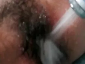出于无聊，她想扮演她毛茸茸的女朋友